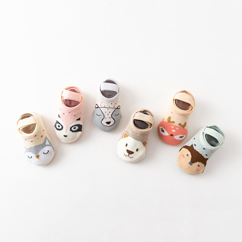 Vớ cotton dày chống trượt giữ ấm cho bé