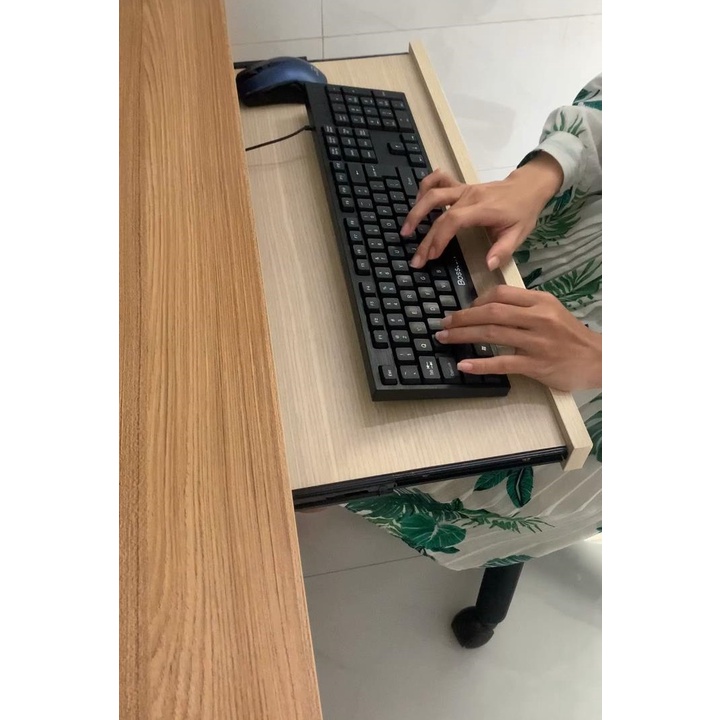 Khay bàn phím treo cực tiện giải phóng không gian bàn làm việc