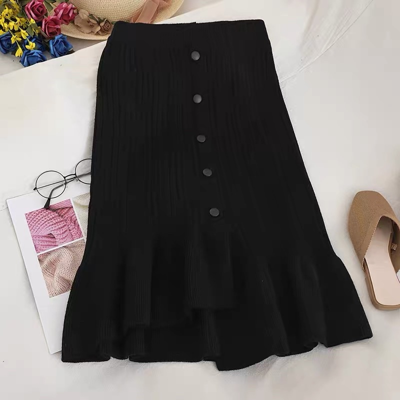 Chân váy len đuôi cá lệch đính cúc giữa