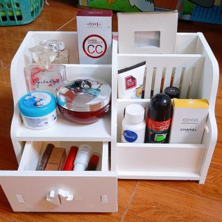 Kệ đựng mỹ phẩm. Đồ nails để bàn