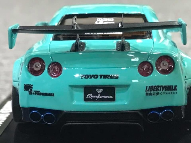 Xe Mô Hình Nissan GTR R35 Liberty Walk 1:43 One Model (Xanh)