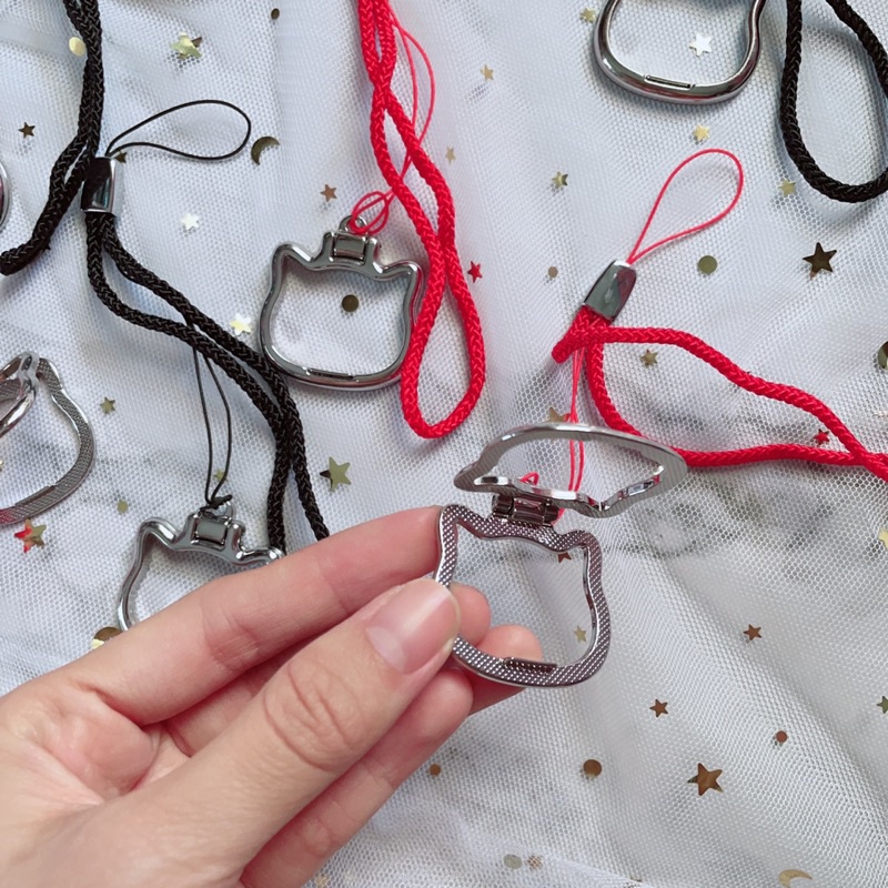 Móc Khoá Móc Ốp Lưng Kèm Giá Đỡ Điện Thoại Mini Hình Kitty Tiện Lợi