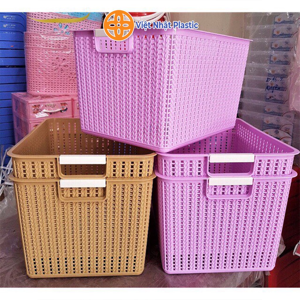 Giỏ đan đựng đồ loại to kích thước 35.2x26x21cm nhựa Việt Nhật Plastic có tay cầm tiện lợi