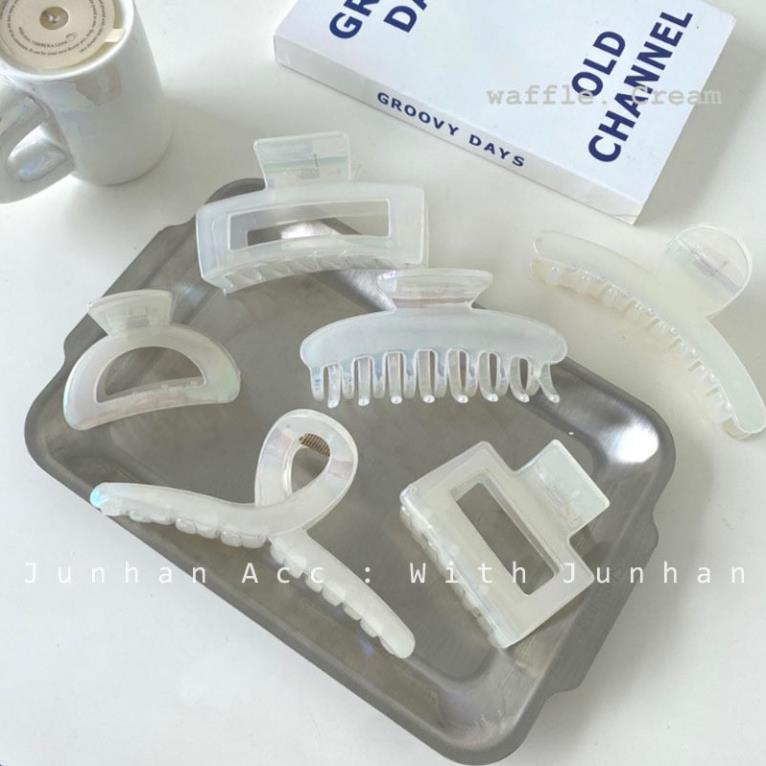 (0220) Kẹp Tóc Nhựa Trắng Ánh Ngọc Thạch Hàn Quốc Ấn Tượng