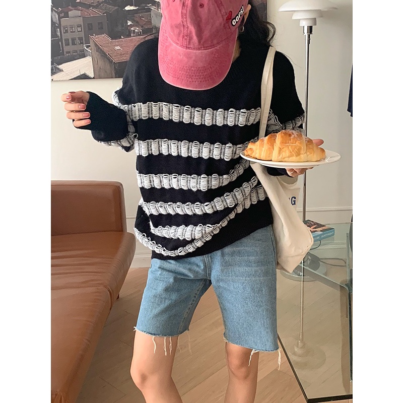 áo len kẻ ngang trắng