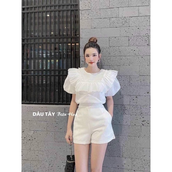 Set áo cổ bèo tay bồng kèm quần sooc tacta chun lưng