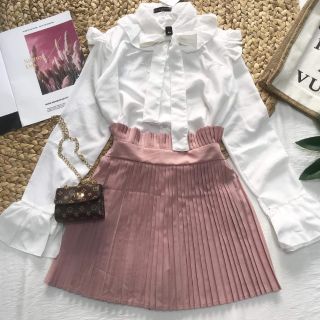 Set chân váy dập ly + sơ mi bánh bèo trắng
