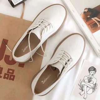 Giày phong cách Hàn Quốc