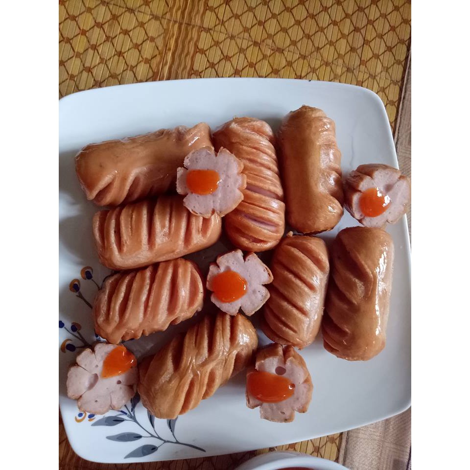 Xúc xích nhà lam đảm bảo ngon và sạch
