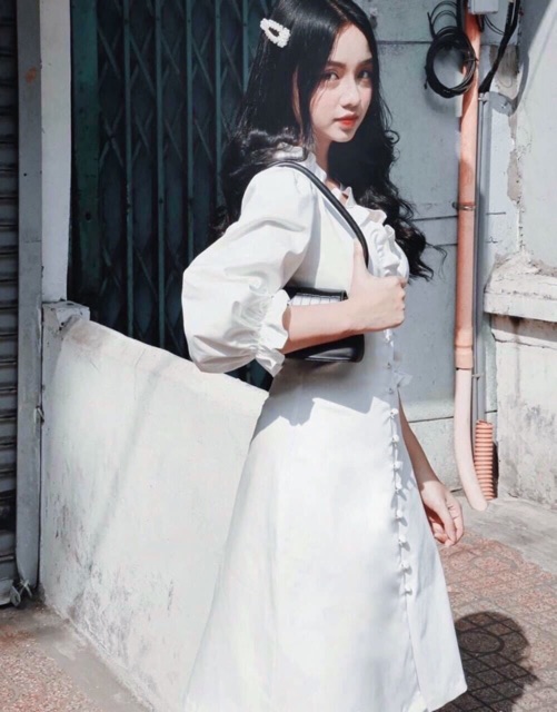[Mã FATHANG5 giảm 10K đơn 50K] Đầm trắng nhúng ngực nút bọc (kèm hình thật) | BigBuy360 - bigbuy360.vn