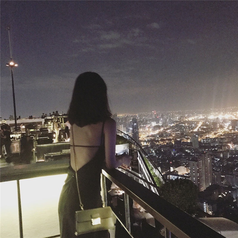 Đầm IELGY hai dây dáng chữ A màu đen trơn thời trang đi biển xinh xắn dành cho nữ