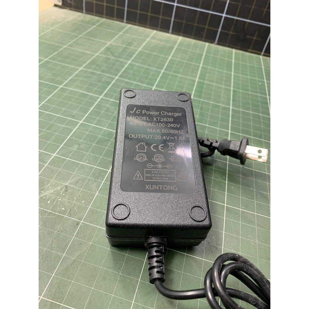 Sạc pin lion 8 cell nối tiếp