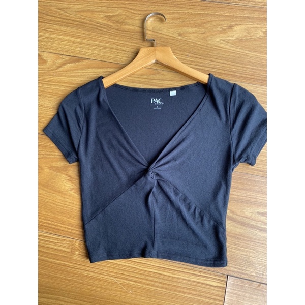 Áo croptop xoắn ngực Pac.sun