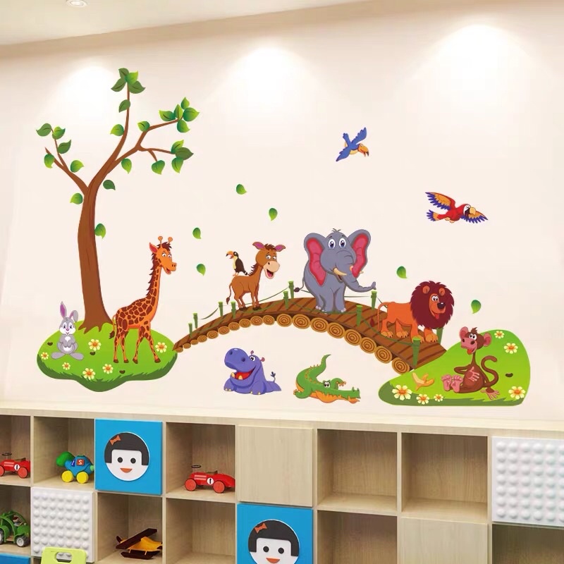 Tranh dán tường cho bé đoàn thú qua cầu.