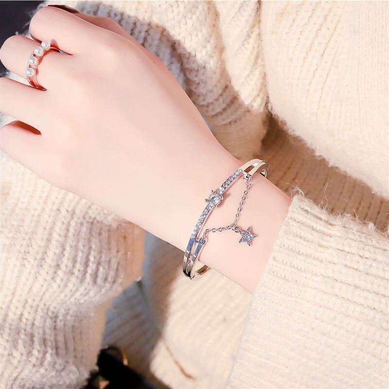 Vòng Đeo Tay Dạng Mở Đính Hạt Hình Ngôi Sao Và Trái Tim Bằng Acrylic Thời Trang Cho Nữ