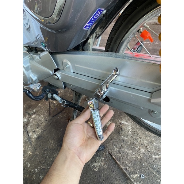 Giá 1 đôi/ Gác Để chân sau inox salaya các dòng xe máy yamaha,honda