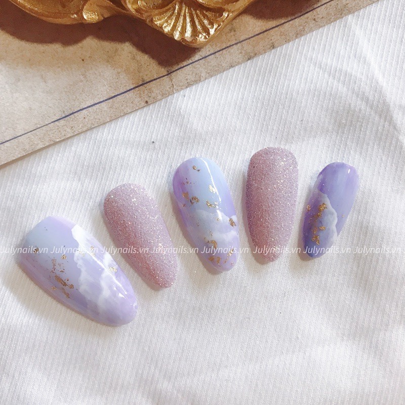 Nailbox thiết kế hình mây màu tím , rắc nhũ , loang màu xinh xắn