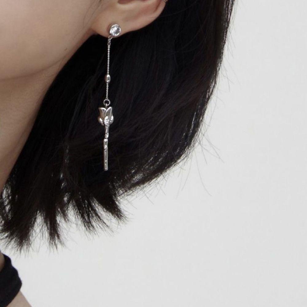 Bông Tai Dáng Dài Hình Hoa Hồng Phong Cách Pháp Thời Trang Cho Nữ