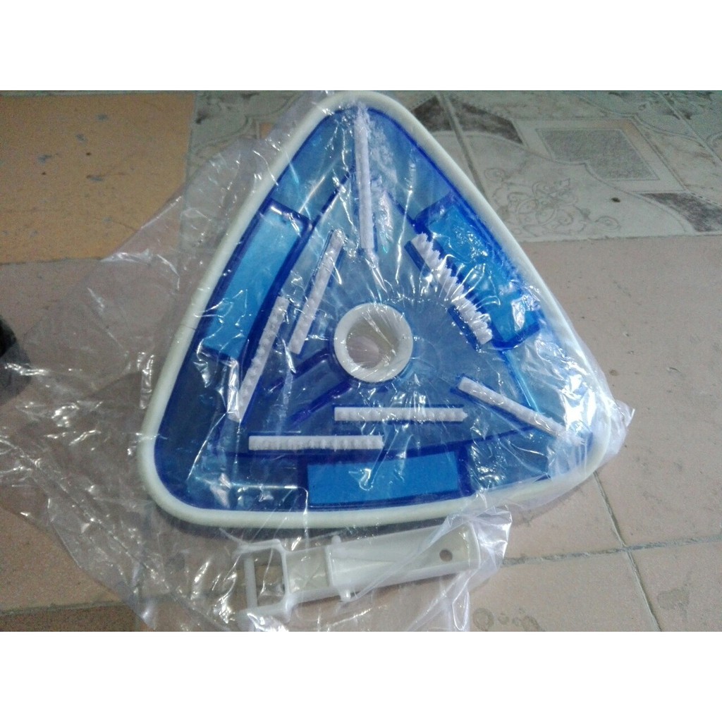 Bàn hút Tam giác vệ sinh hồ bơi