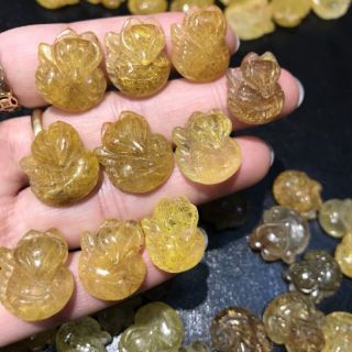 Mặt dây hồ ly tóc vàng kèm móc đeo