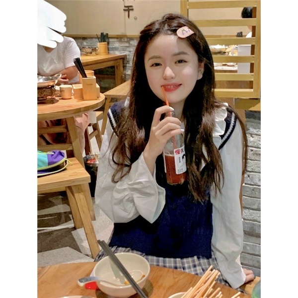 SET 3 MÓN: SƠ MI TRẮNG CỔ BÈO KÈM GILE NGOÀI + CHÂN VÁY CARO XẾP LY🧸 | BigBuy360 - bigbuy360.vn