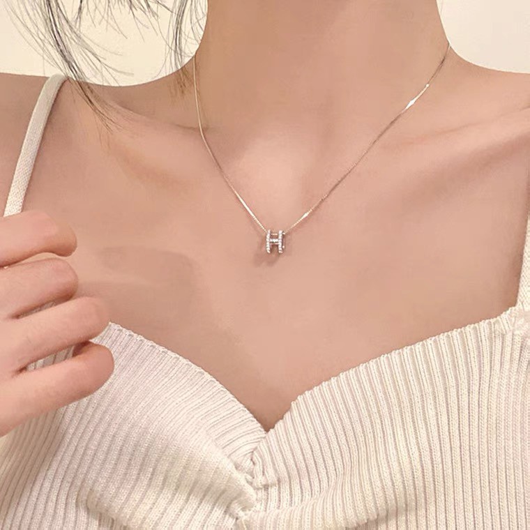 Dây Chuyền Dáng Ngắn Mặt Hình Chữ H Đính Kim Cương Đơn Giản Phong Cách Hàn Quốc