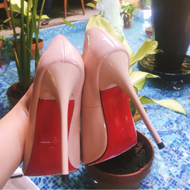 Cao gót nhọn đế đỏ màu nude da bóng 11-12p | BigBuy360 - bigbuy360.vn
