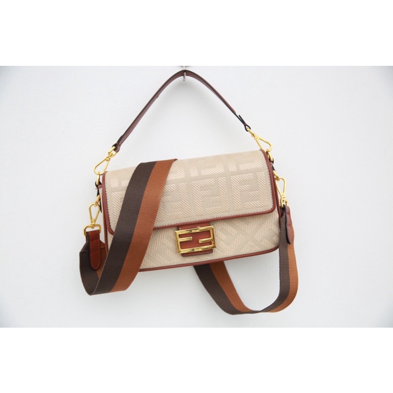 Túi W466-25 Fendi Baguette fullbox kèm khăn quai đẹp bản xịn quá mê luôn