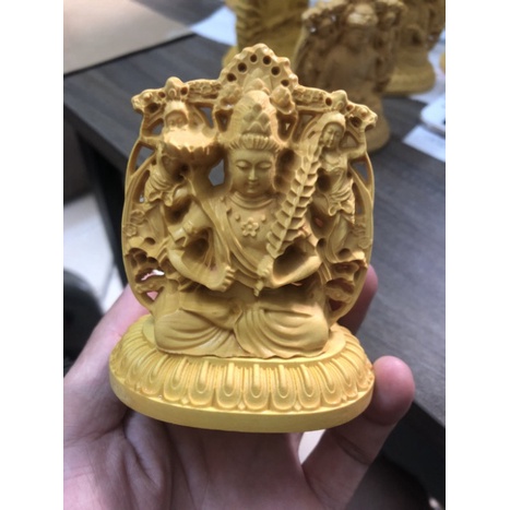 Tượng để xe ô tô phật Hư Không Tạng Bồ Tát bằng gỗ - TẶNG 1 VÒNG ĐEO TAY - HÀNG ĐẢM BẢO CHẤT LƯỢNG