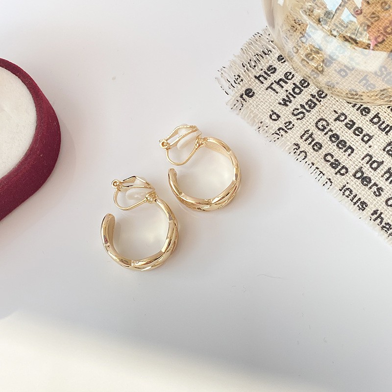 Khuyên tai kẹp không bấm lỗ chốt cố định K204 bằng hợp kim mạ vàng hình chữ C bigsize dáng ngắn Leous Accessories