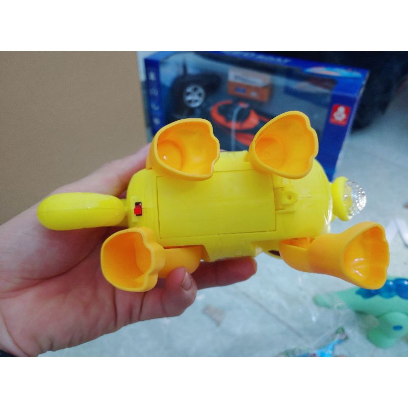 Đồ chơi hổ chạy pin có đèn sáng , có nhạc , đồ chơi cho bé đồng giá . có kèm dây để các bé dắt