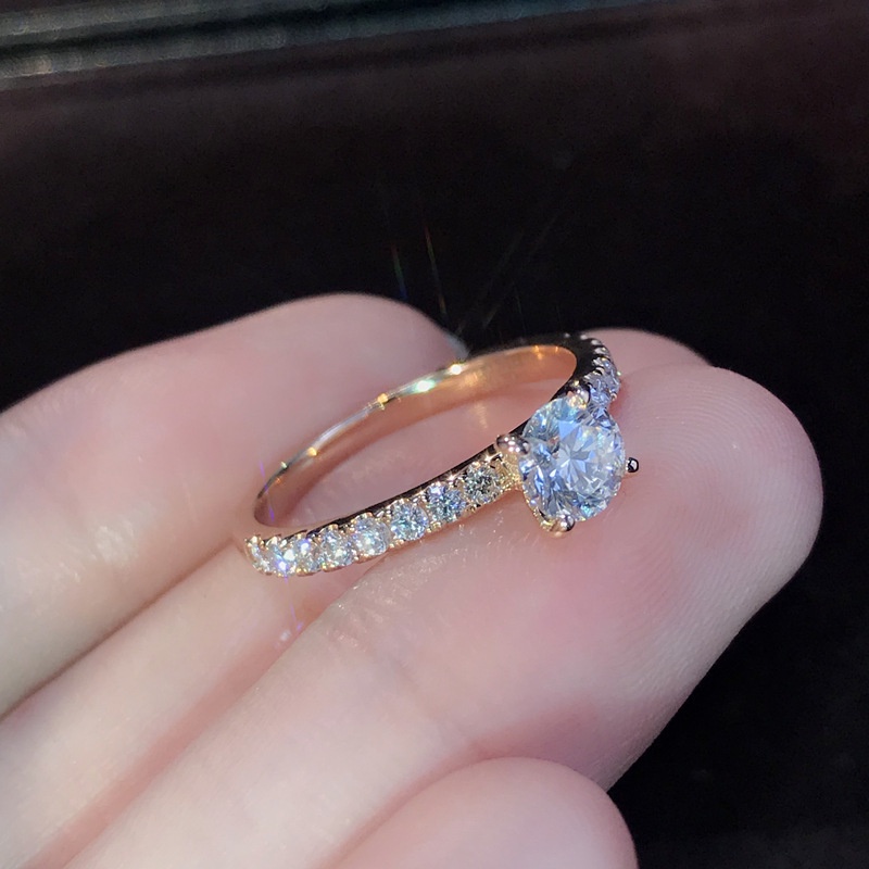 Nhẫn đính hôn đính đá sapphire trắng tự nhiên đơn giản sang trọng YUE