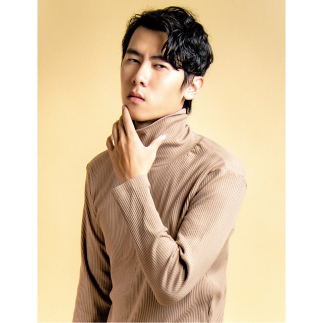 Áo thun gân cổ lọ | BigBuy360 - bigbuy360.vn