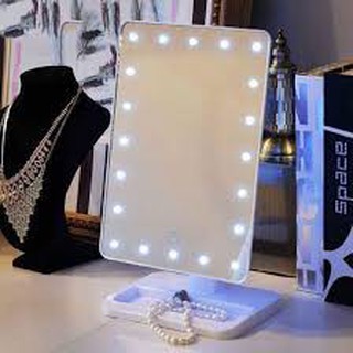 Gương soi có đèn led trang điểm