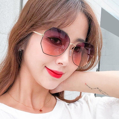 Kính Mát Gọng Kim Loại Tròng Cong Thời Trang Vintage