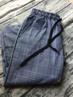 Quần Plaid Pants Xám( ảnh shop chụp)