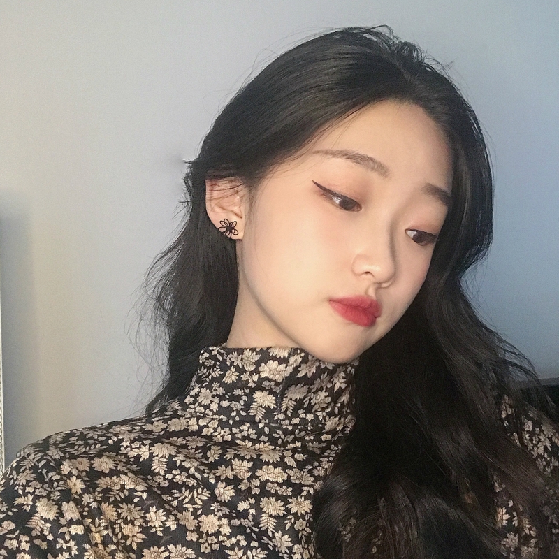 Bông Tai Hình Bông Hoa Màu Đen Phong Cách Hàn Quốc Dành Cho Nữ