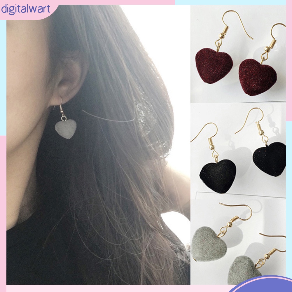 Đôi khuyên tai móc thiết kế hình trái tim chất liệu vải nhung xinh xắn thời trang dành cho nữ