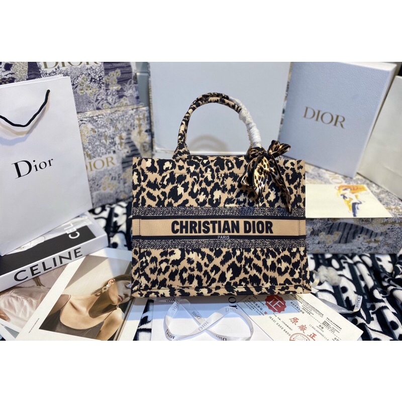 dior beo hoạt tiết hot