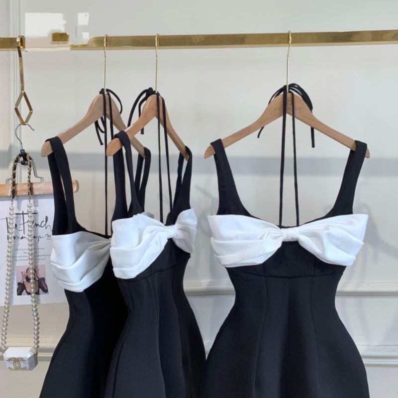 JUMP 2 DÂY ĐEN PHỐI TRẮNG NƠ NGỰC