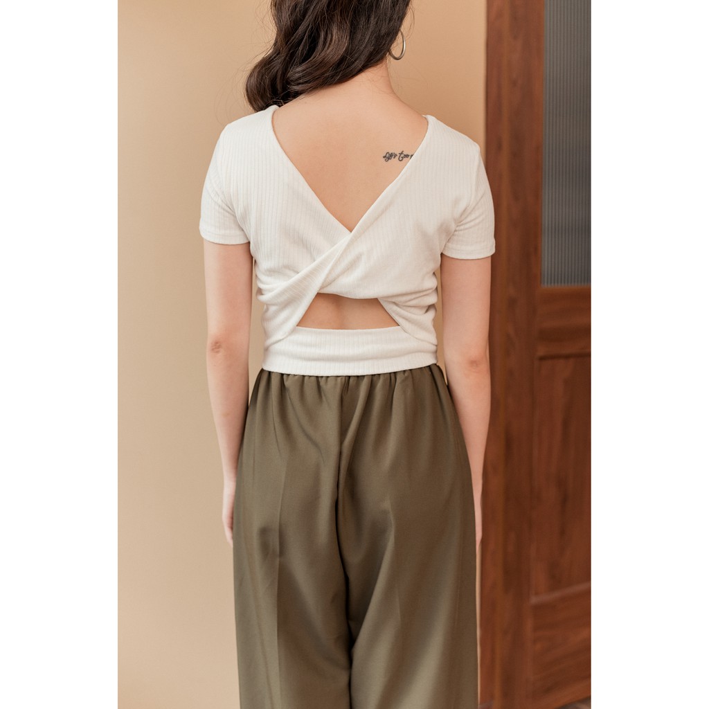 Áo thun nữ croptop M N G xoắn lưng