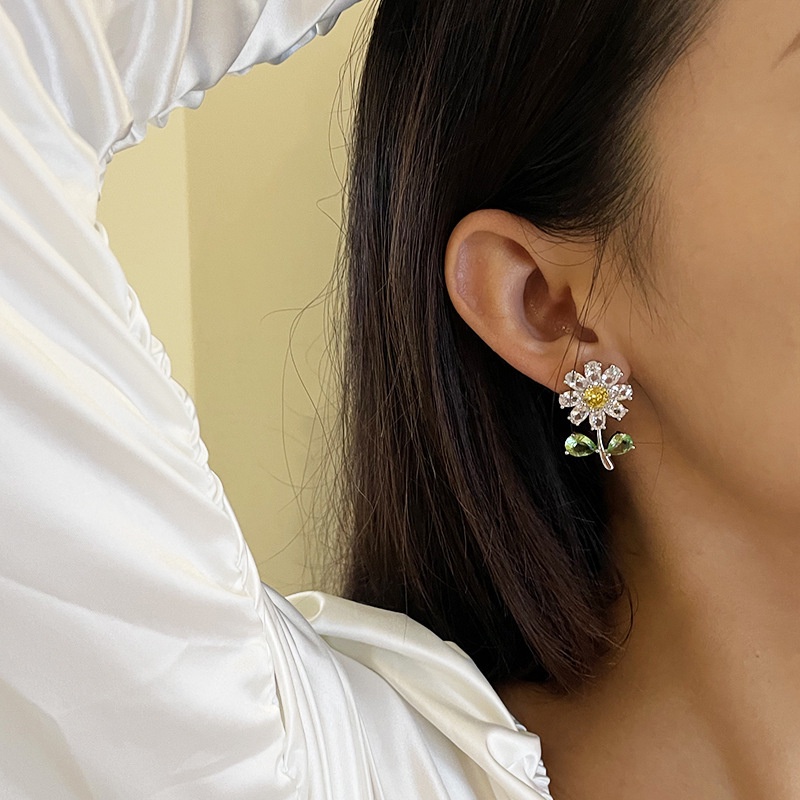 Bông Tai Hình Hoa Cúc Đính Đá Zircon 2022 Thời Trang Cho Nữ