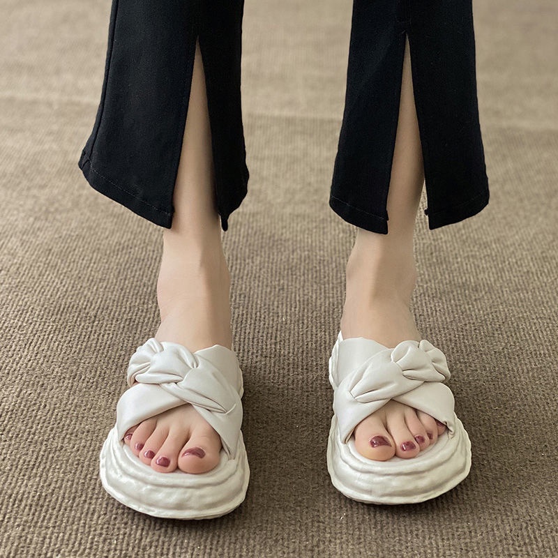 Dép Sandal Đế Dày Chống Trượt Phong Cách Mới Thời Trang Mùa Hè Dành Cho Nữ