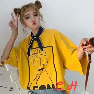 Áo phông cô gái tóc ngắn