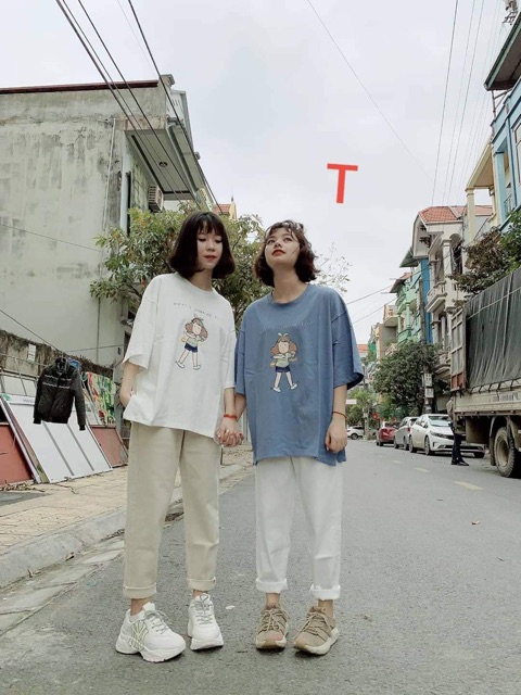 Áo phông cô gái tóc xoăn in ngực DTR0220