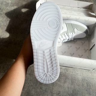 [ BD Sneaker ] Jordan 1 Low Wolf Grey