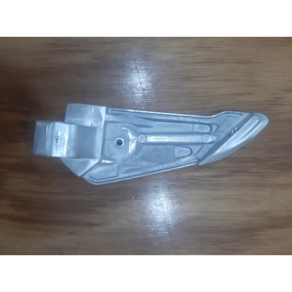 Gật để chân sau SH125 chính hãng Honda 50740-K01-900