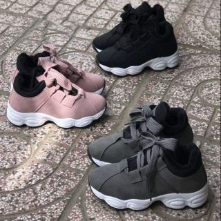 Giày thể thao😙😙😙