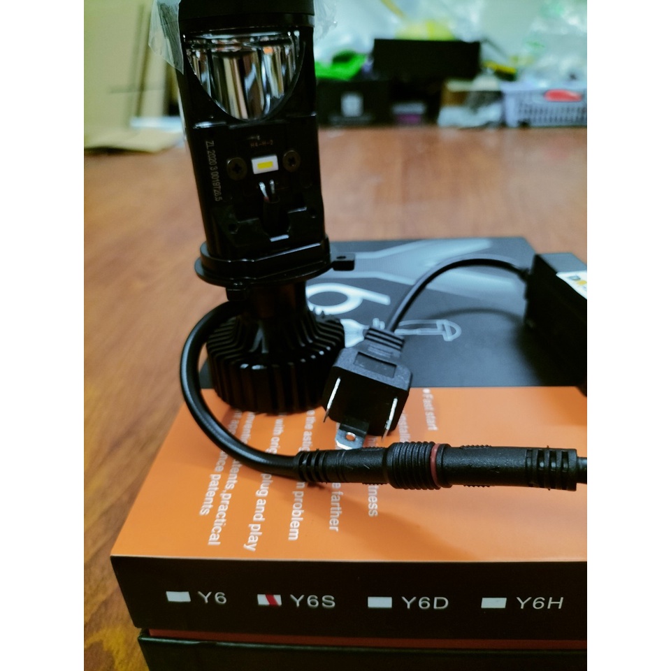 đèn pha Led Bi cầu Mini chân H4 Cốt đổi 3 màu năm 2020