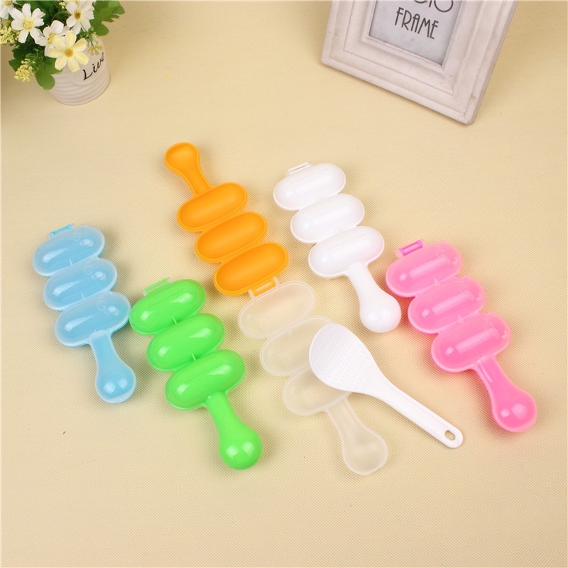 Khuôn lắc cơm viên tròn kèm thìa, lắc cơm tạo hình cho bé ăn dặm